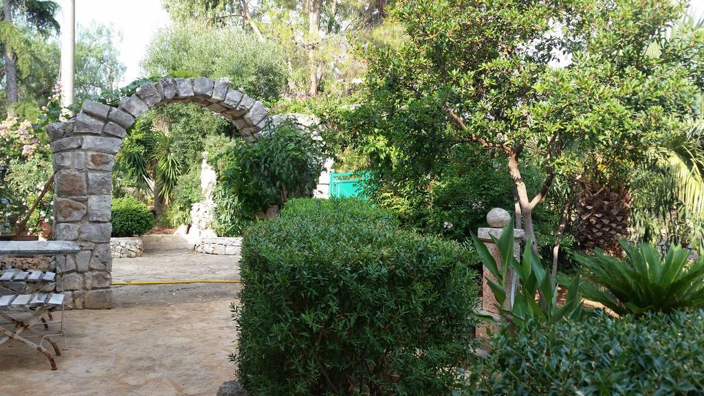 Villa Massa Piscina Полиняно а Маре Екстериор снимка